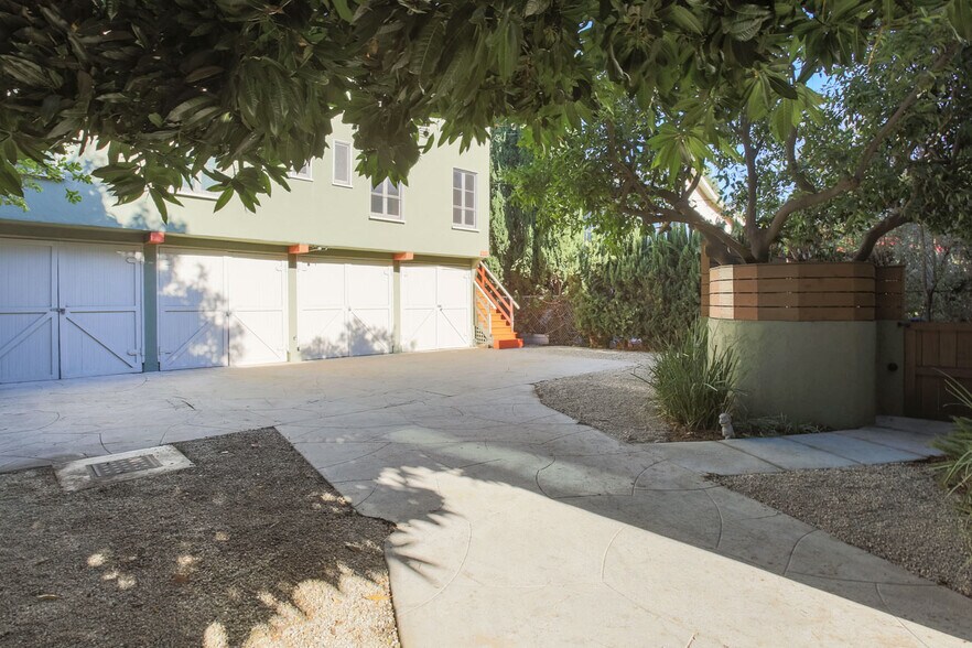 Driveway to studios and garages - 4117 Edenhurst Ave