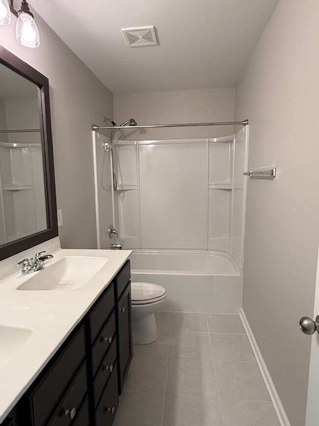 Building Photo - Beautiful 4BR Home in Shadow Moss – Available Now!