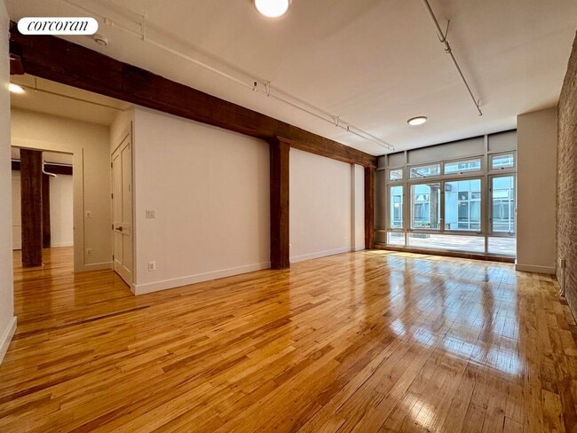 Building Photo - 275 Conover St