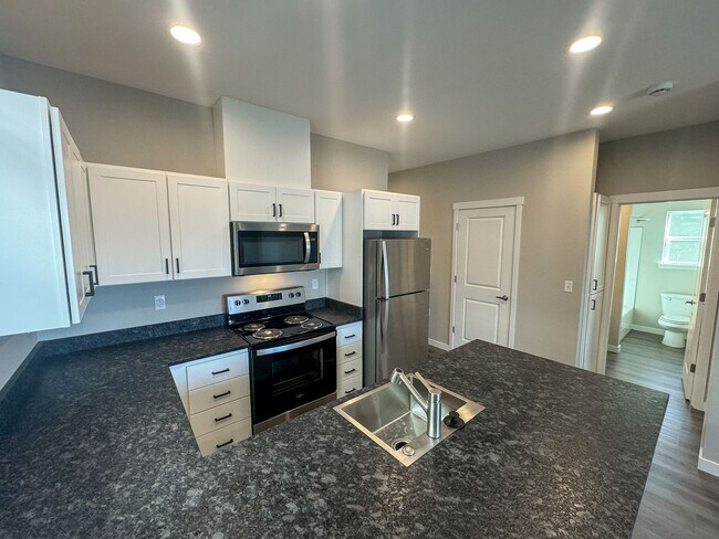 Building Photo - SAW3781