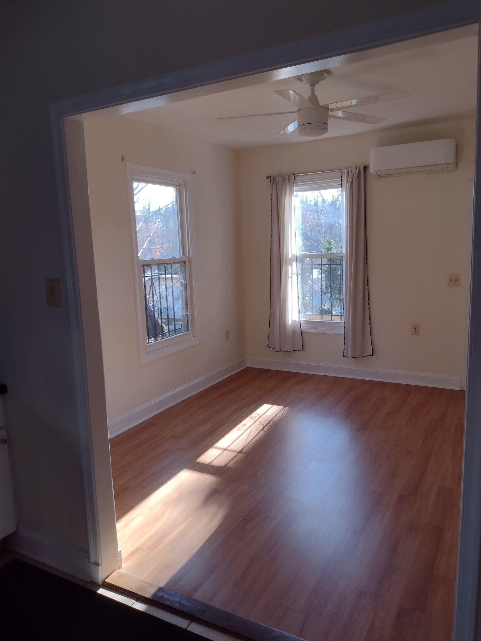 Building Photo - 1347 Clipper Heights Ave