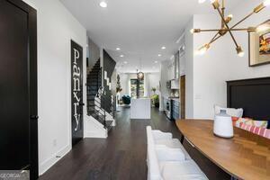 Building Photo - 2328 Mason Dr