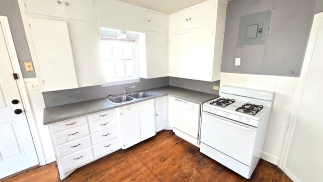 Building Photo - 1720 23rd St