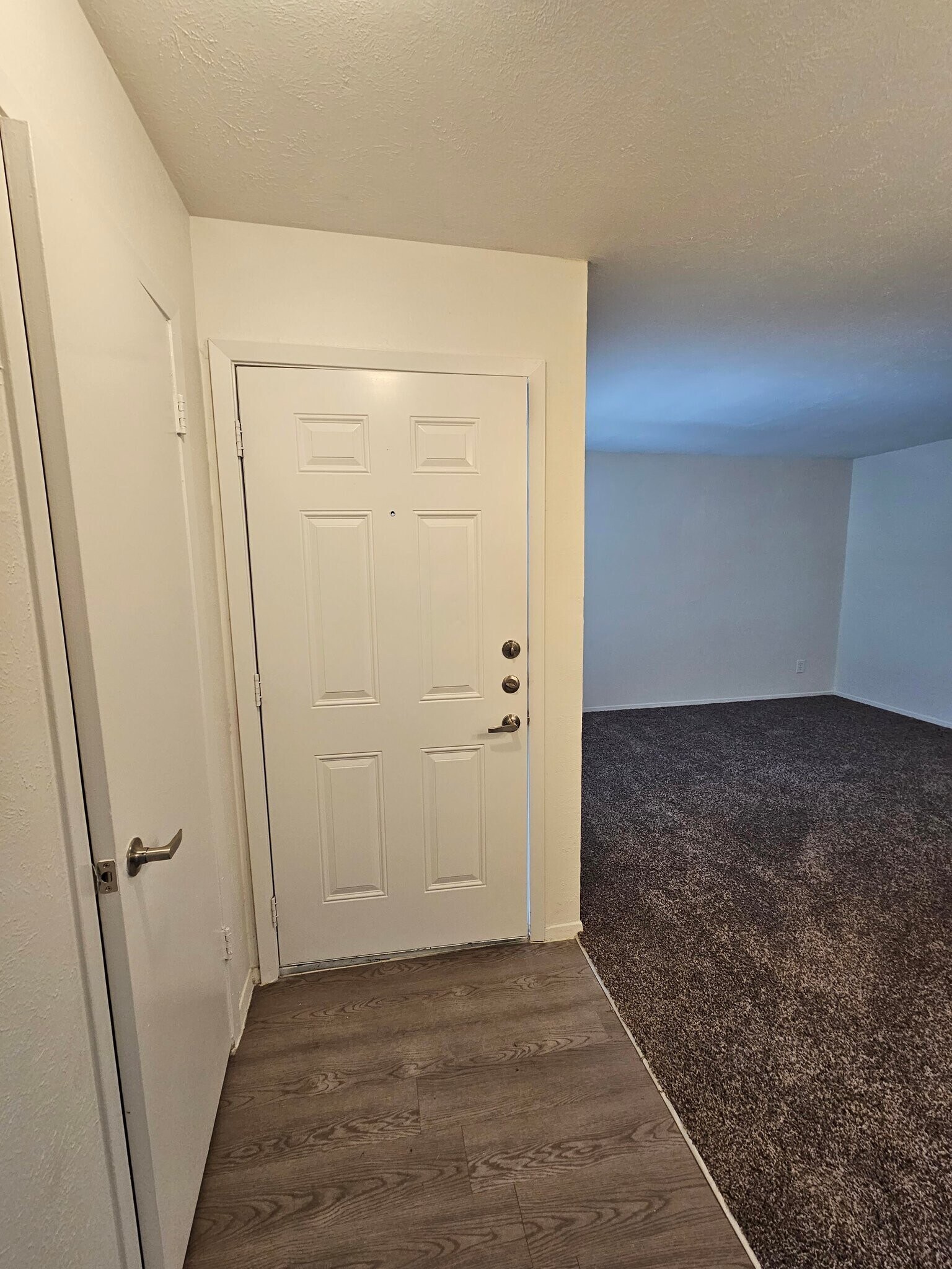 Building Photo - 8225 Calmont Ave
