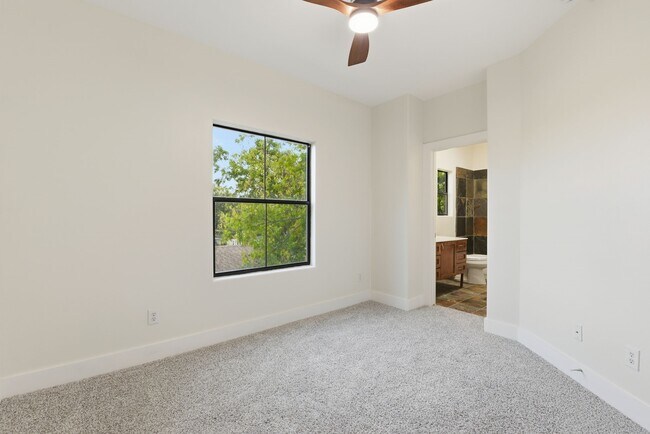 Building Photo - 2028 Tuam St