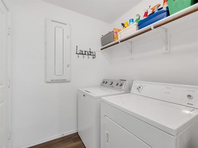 Building Photo - 2913 Meadowlands Dr