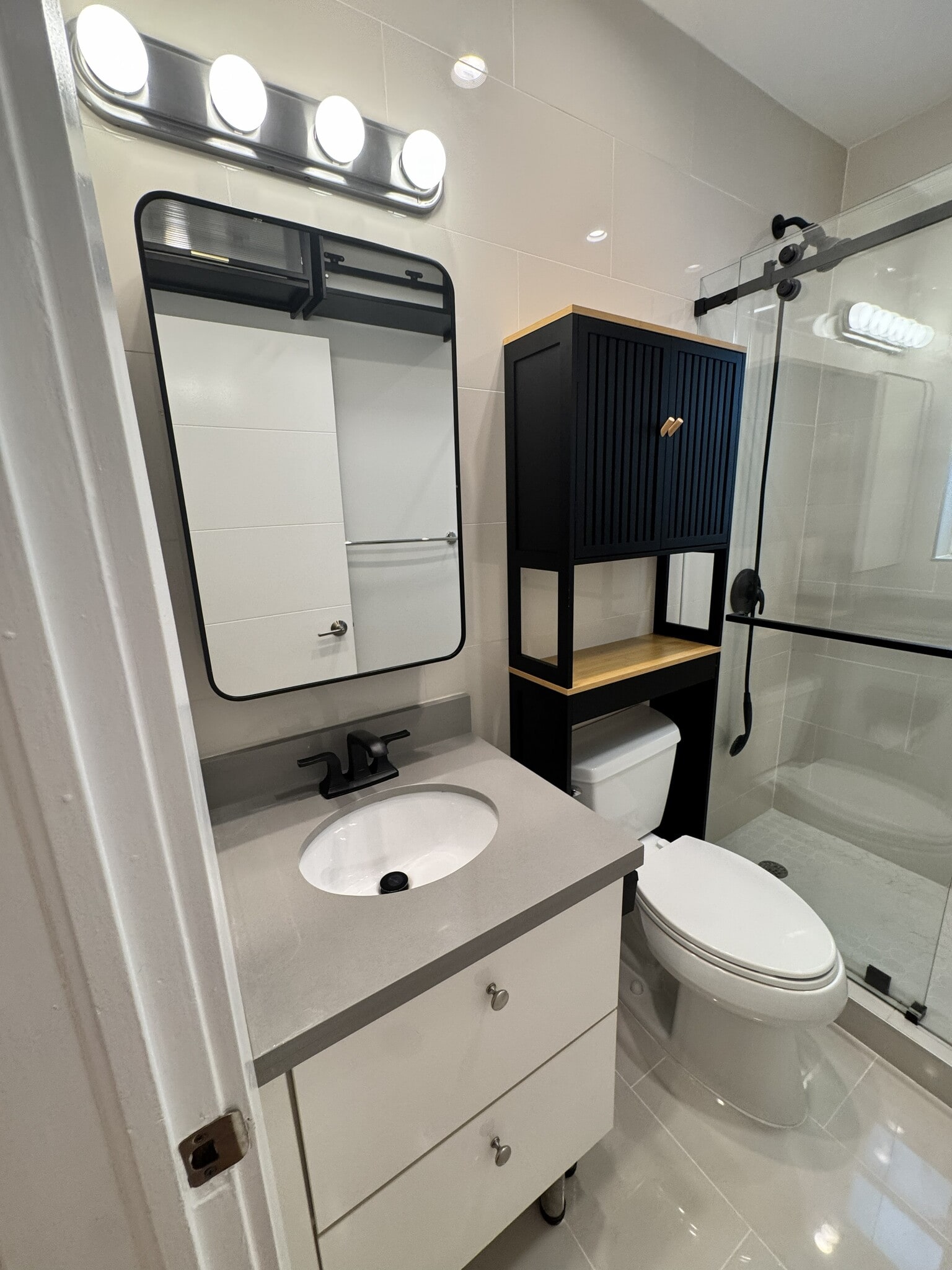 Bathroom - 685 SW 19th Rd