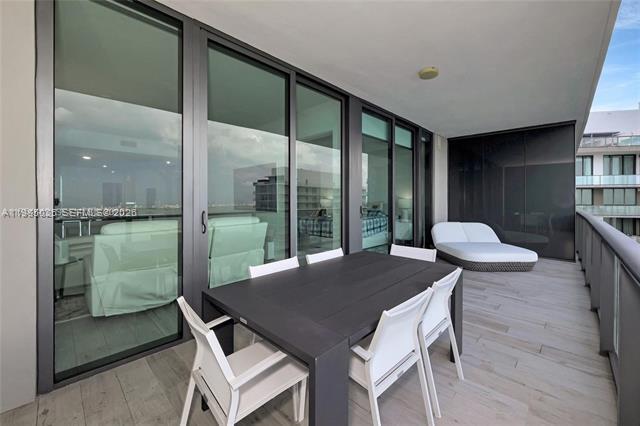 Building Photo - 480 NE 31st St