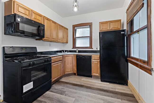 Building Photo - 7424 S Blackstone Ave