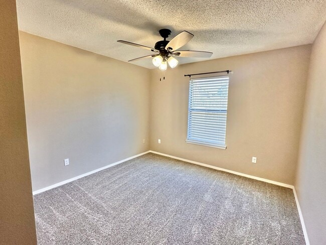 Building Photo - 481 Desert Sun Ct