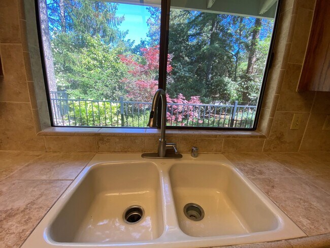 Building Photo - 10959 Alta Sierra Dr