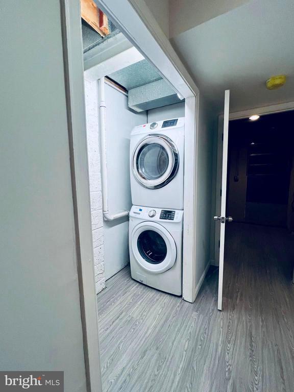 Building Photo - 747 Seawall Rd