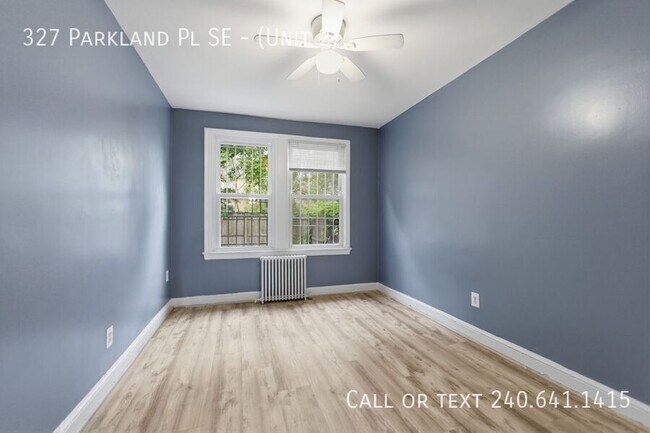 Building Photo - 327 Parkland Pl SE