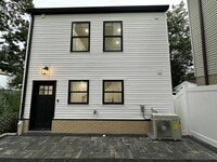 Building Photo - 59 Waverly St