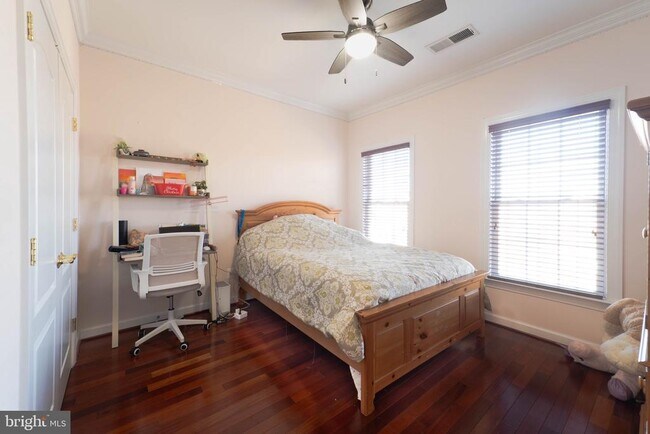 Building Photo - 11453 Galliec St