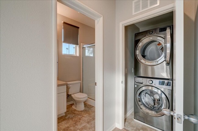 Building Photo - Modern, Energy Efficient & New 3 BD/3BA + Loft Townhome