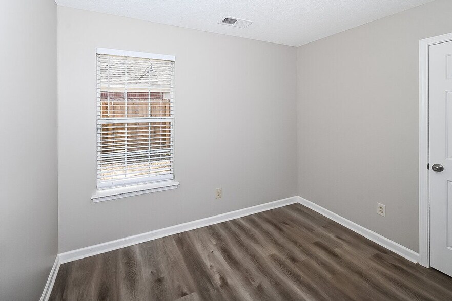 Building Photo - 8531 Cross Point Dr