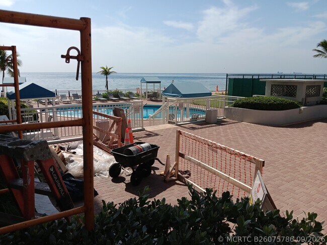 Building Photo - 3850 Galt Ocean Dr
