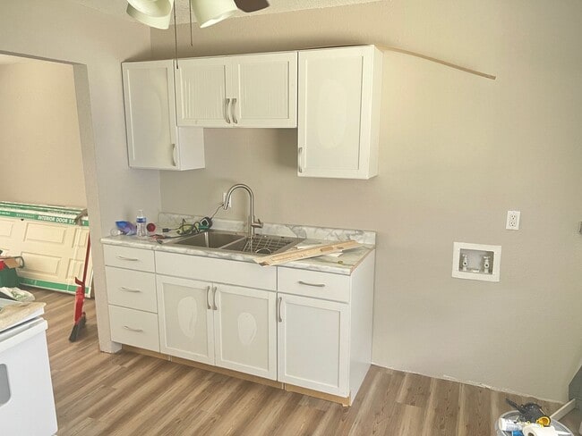 Building Photo - Remodeled 3 Bedroom Home - Available Now