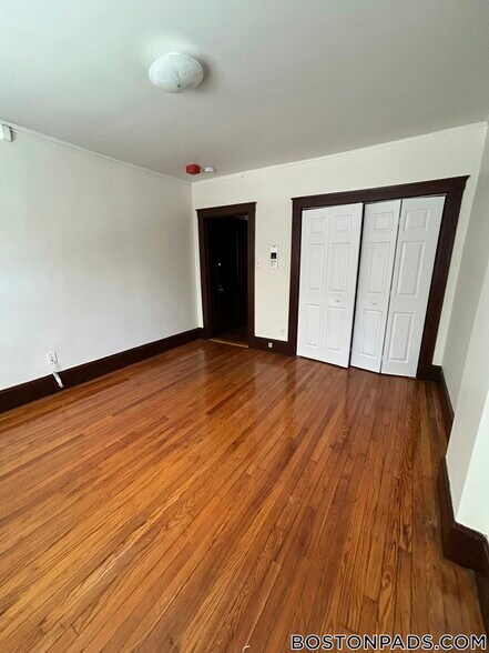 Building Photo - 157 Summer St