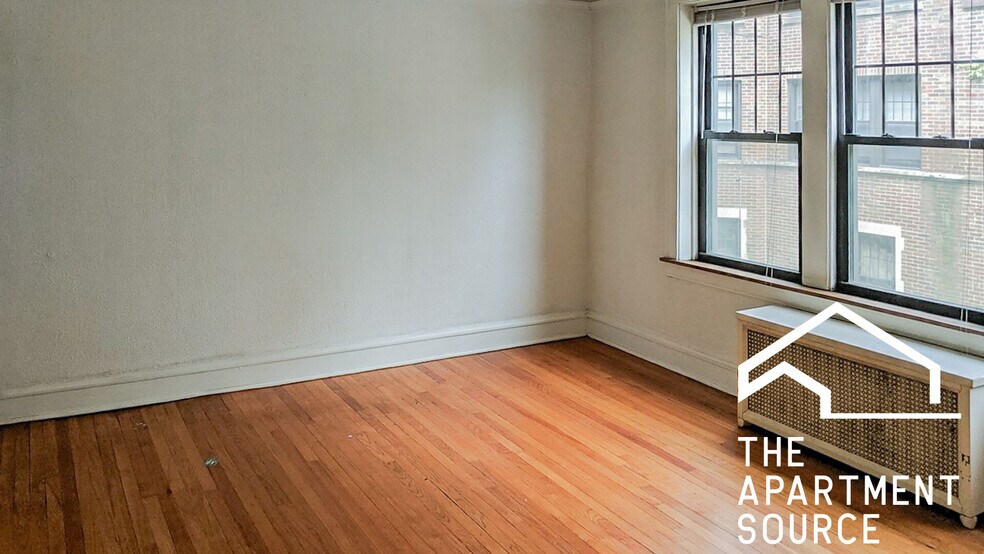 Building Photo - 2611 W Berwyn Ave