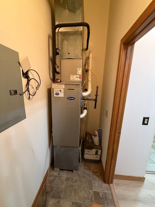 Building Photo - 720 S Marquette St