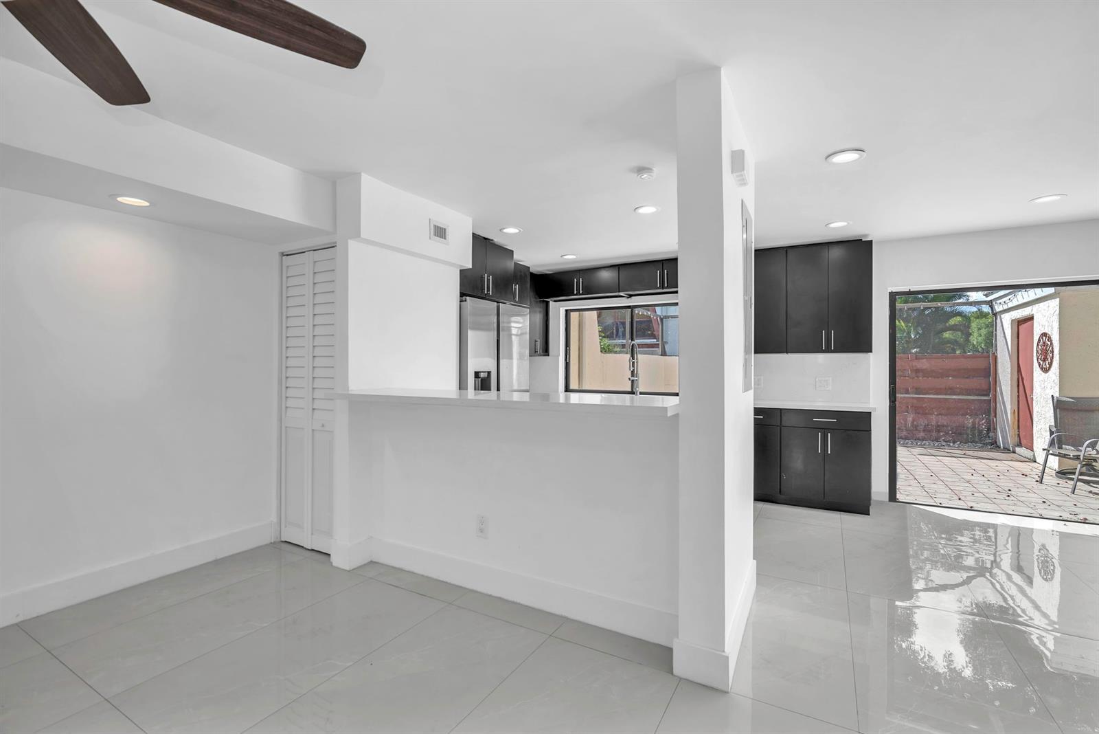 Building Photo - 3896 Meadow Ln