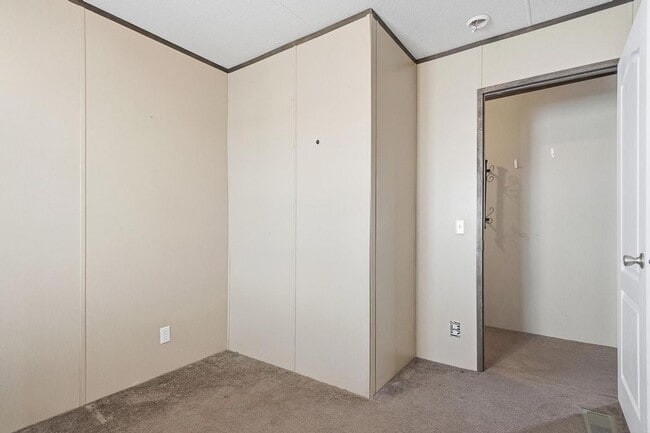 Building Photo - Fully Furnished 3-Bed, 2-Bath Home in Gated Community – Move-In Ready!