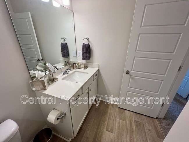 Building Photo - 16 Camden Wds Trl