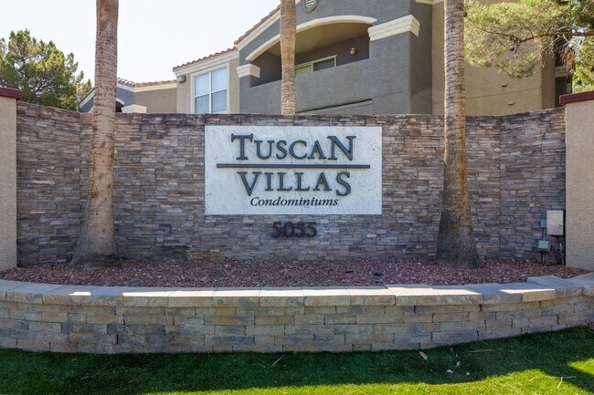 Building Photo - SW!! First floor unit with Balcony!! Gated!! Clubhouse!!  Community pool!! Spa!! Exercise Room!! ...