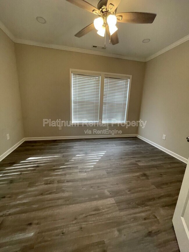 Building Photo - 600 Belton Ct