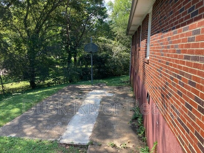 Building Photo - 206 Lee Dr