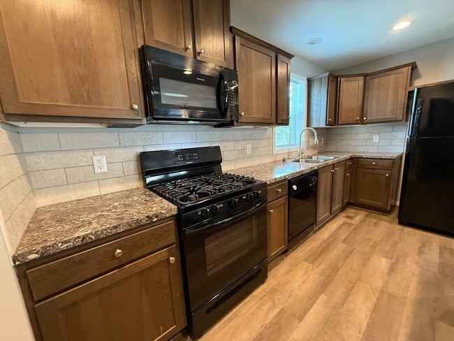 Building Photo - 71676 Heather Ct