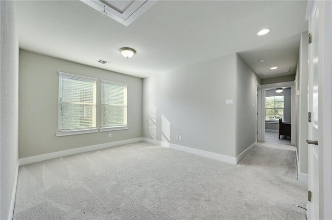 Building Photo - 1051 Kenney Fort Crossing