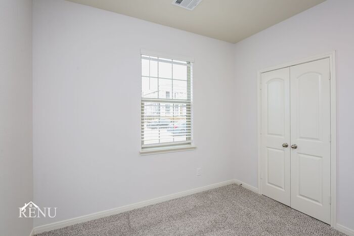 Building Photo - 316 Bearman Dr