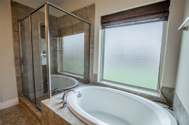 Building Photo - 111 Pinnacle Ridge Ct