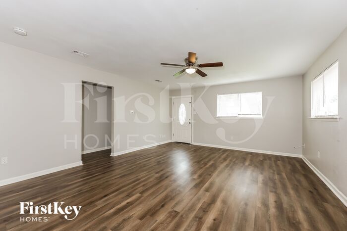 Building Photo - 5932 Lalagray Ln