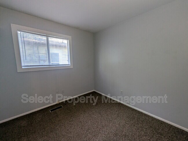 Building Photo - 5425 Webster St