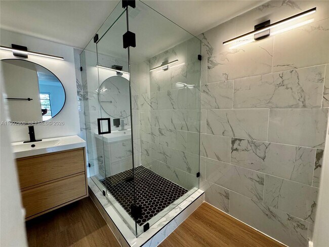 Building Photo - 5900 SW 127th Ave