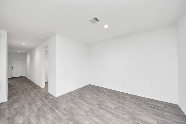 Building Photo - 2007 Woodlark Way