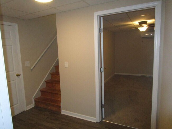 Building Photo - 315 High Ridge Ln