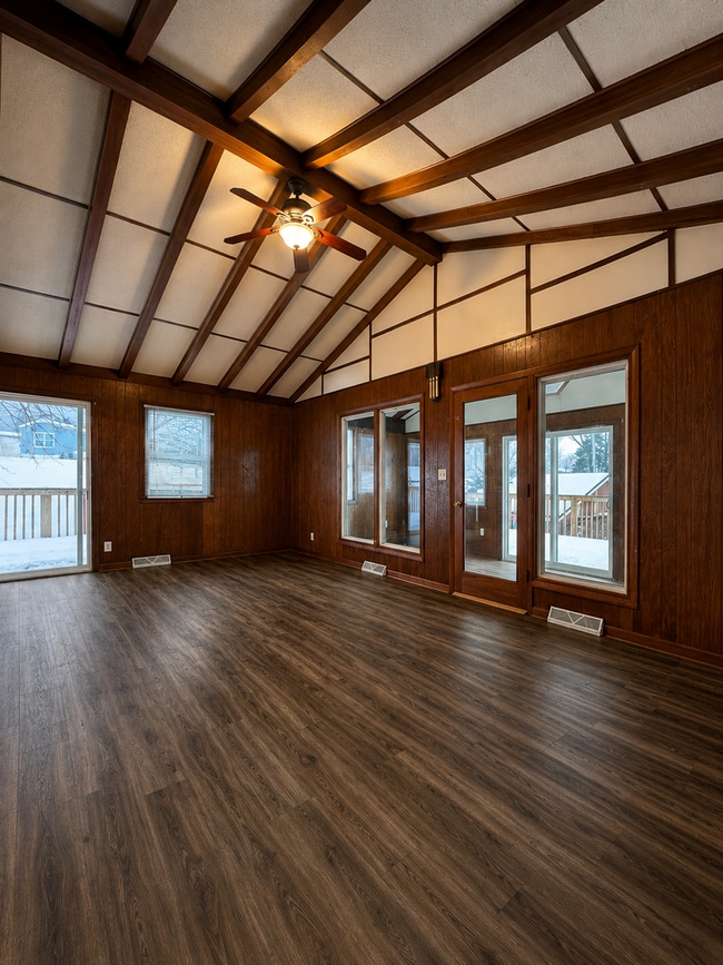 Building Photo - Charming 2 Bed / 2 Bath Home in Baraboo, WI