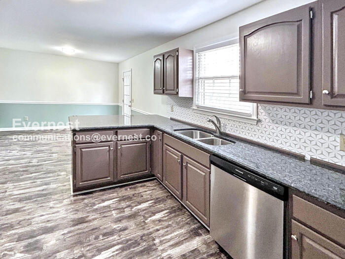 Building Photo - 2427 Riverstone Dr