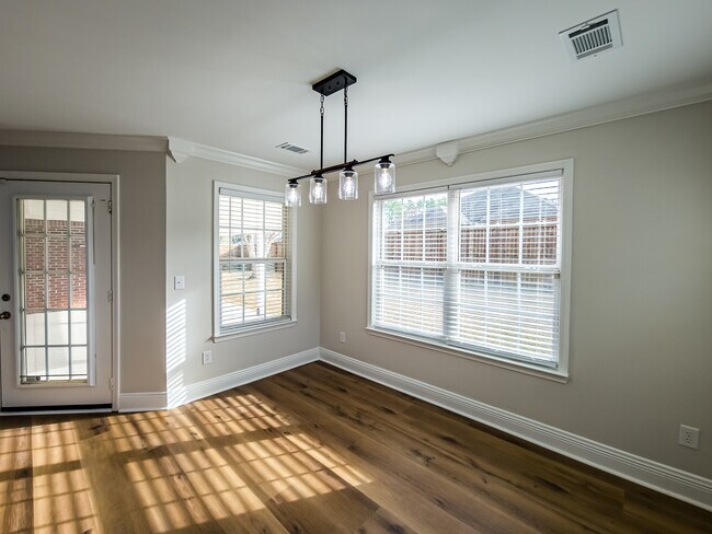 Building Photo - 105 Cypress Ridge Rd