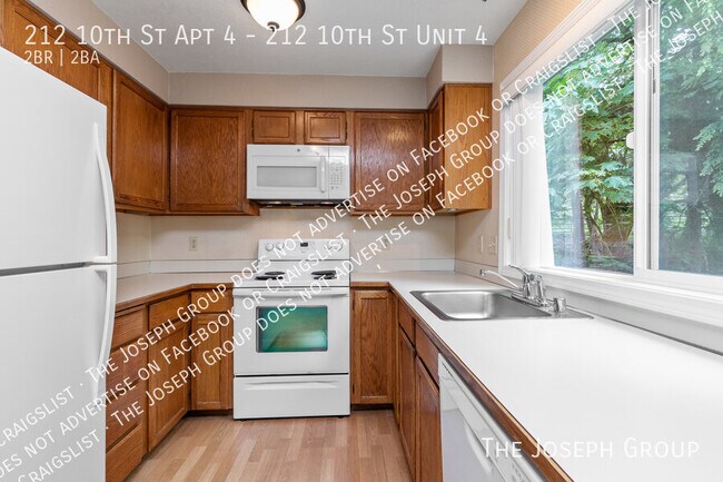 Building Photo - 212 10th St