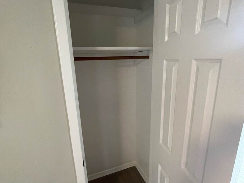 Building Photo - Room in House on Cricketeer Dr