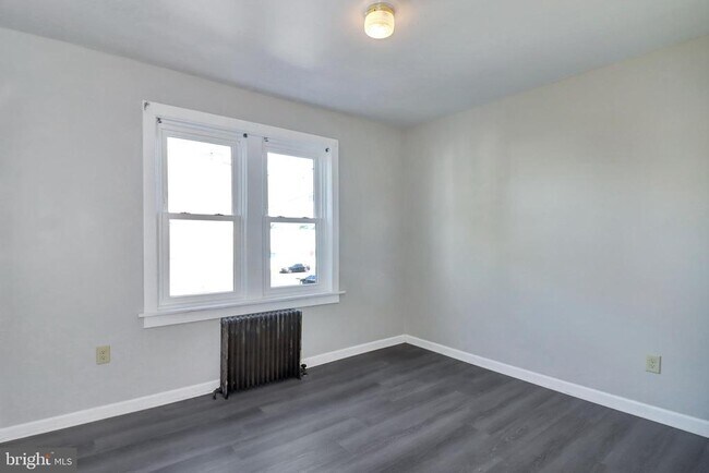 Building Photo - 24 Trent Ave