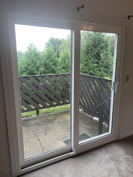 Privacy patio off Great room - 1413 Loop Road