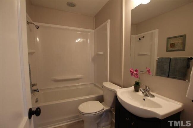 Building Photo - Updated single-family home in downtown Raleigh