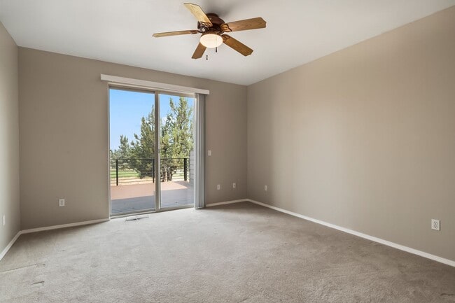 Building Photo - Beautiful Eagle Crest Home with Stunning Views and High-End Features!